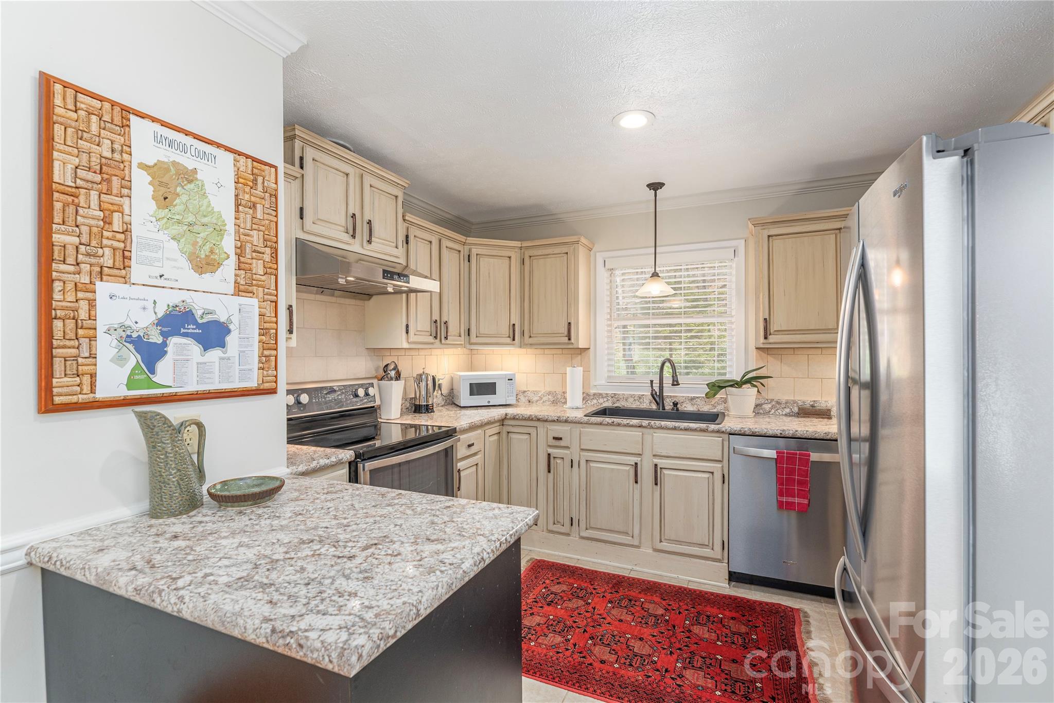 102 Fall Creek Road Waynesville NC 28785