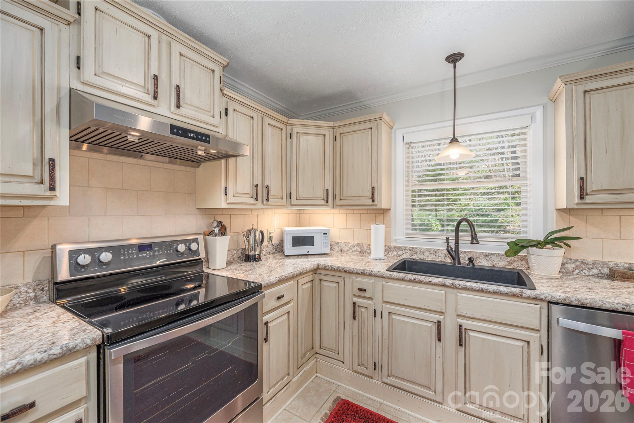 102 Fall Creek Road Waynesville NC 28785
