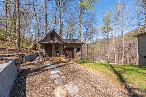 102 Fall Creek Road Waynesville NC 28785