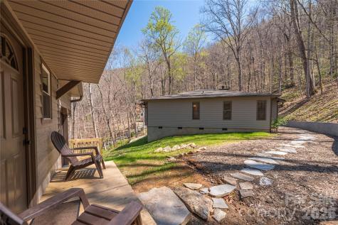 102 Fall Creek Road Waynesville NC 28785