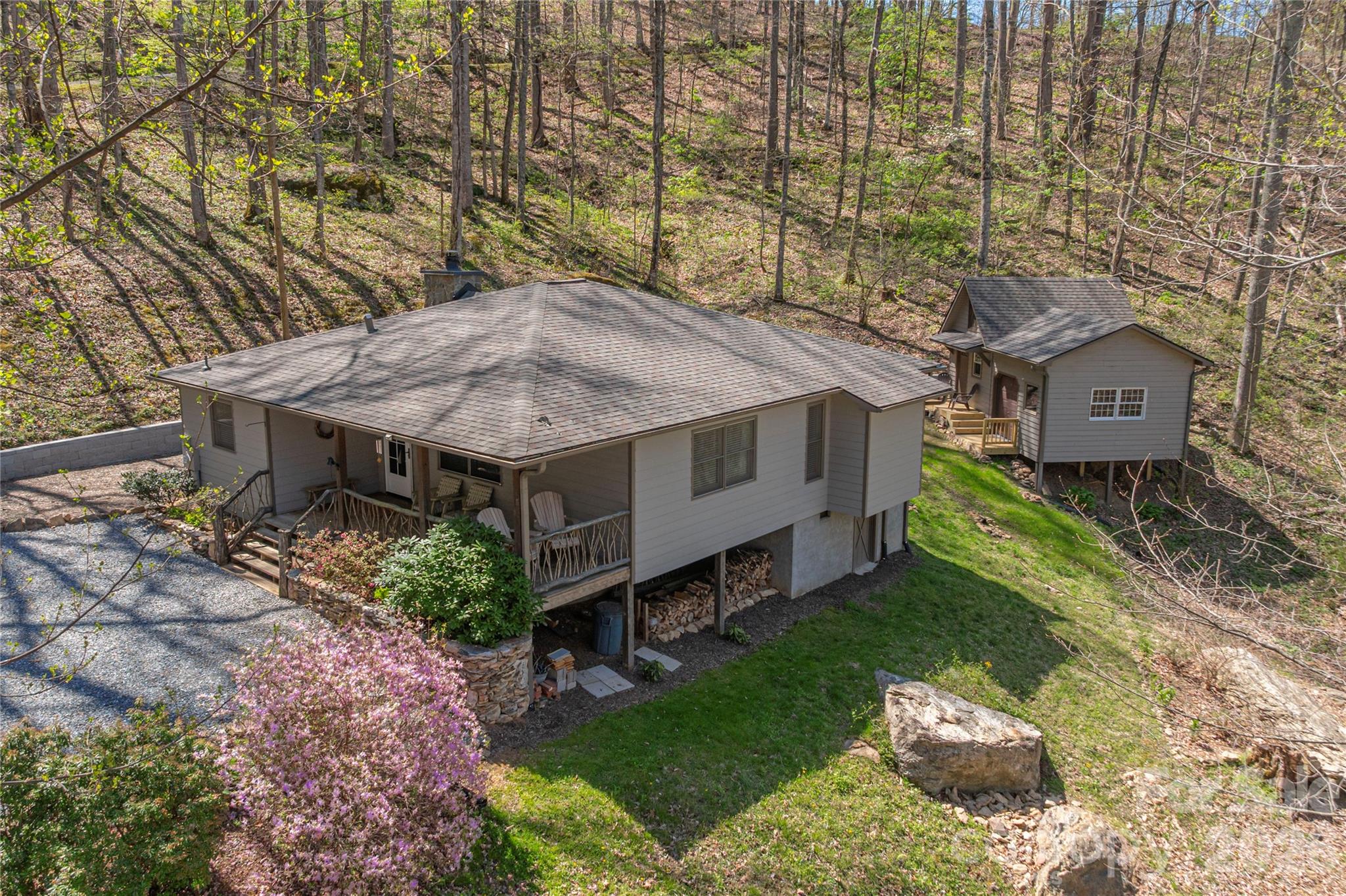 102 Fall Creek Road Waynesville NC 28785