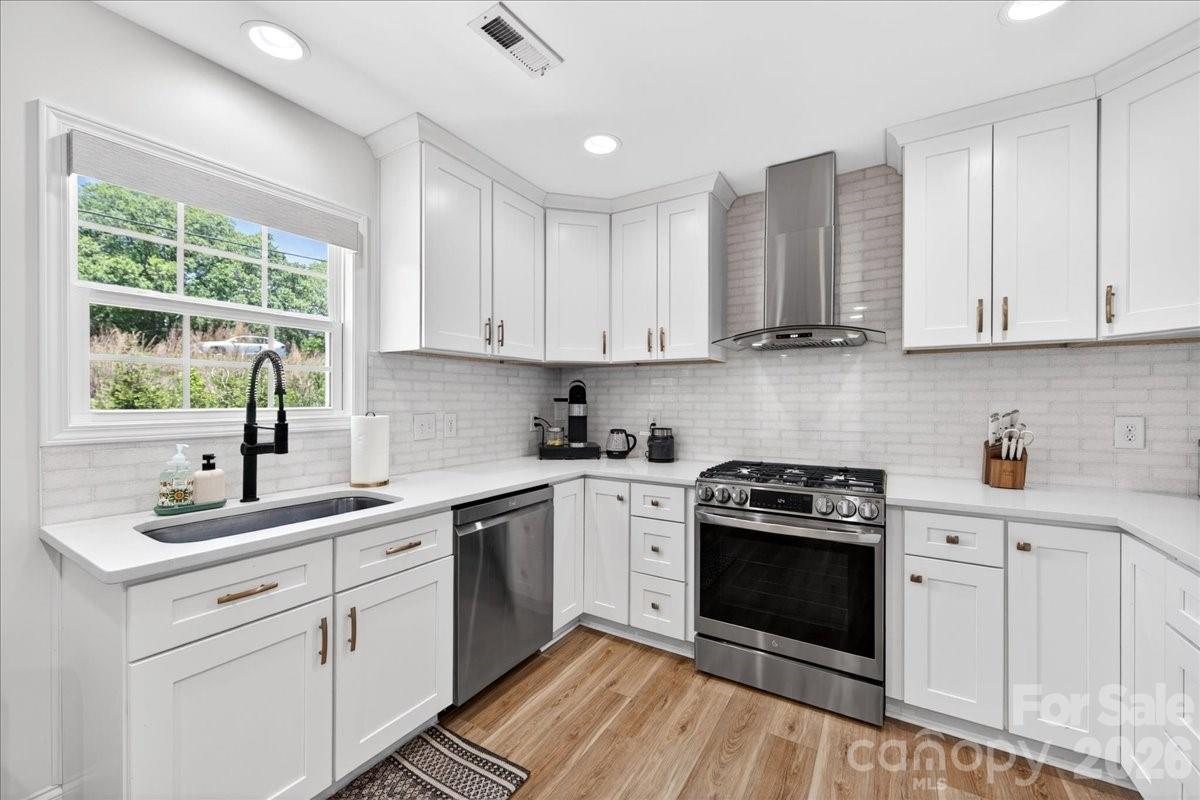 1511 Abbey Court Belmont NC 28012