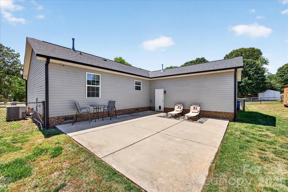 1511 Abbey Court Belmont NC 28012