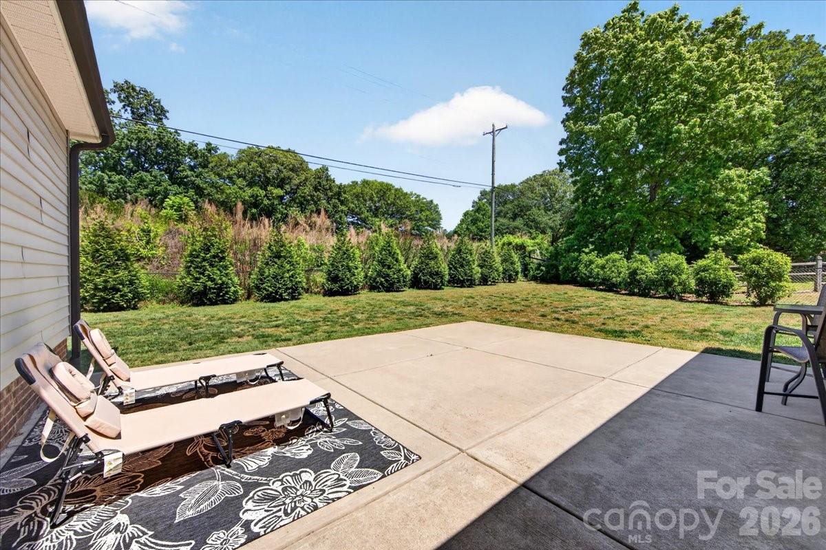 1511 Abbey Court Belmont NC 28012