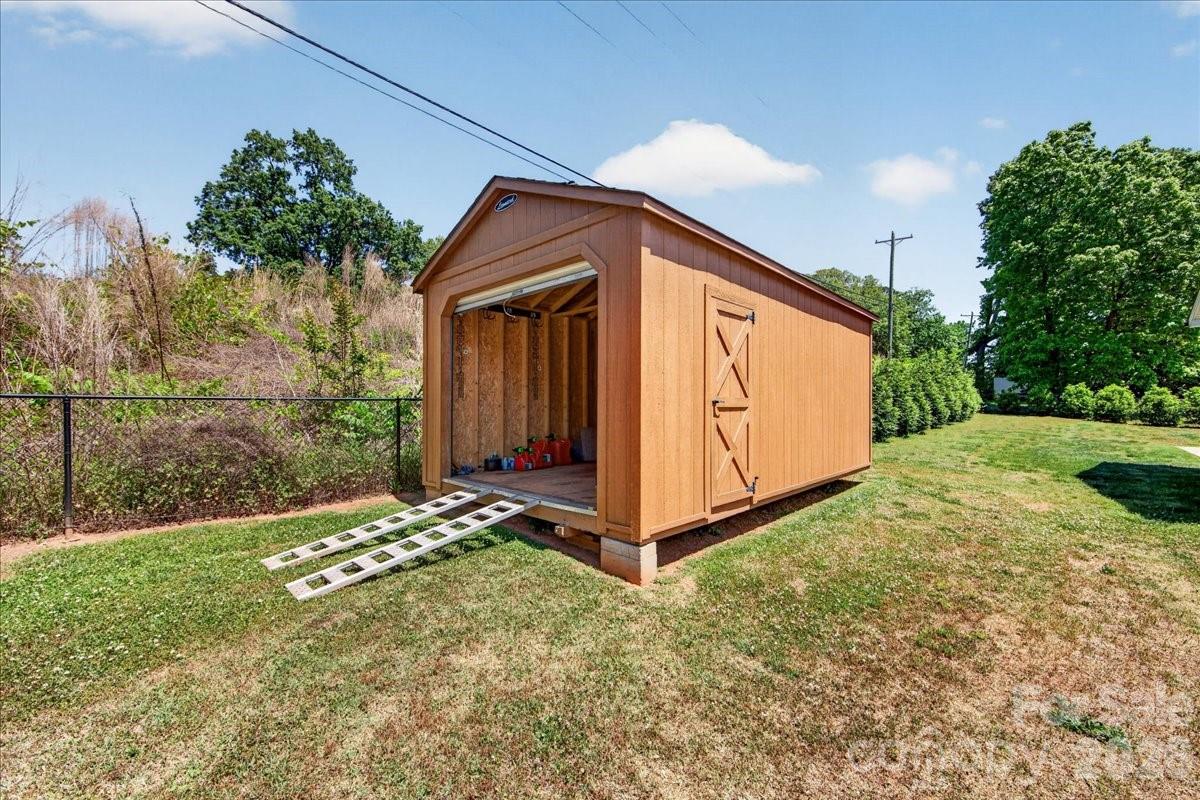 1511 Abbey Court Belmont NC 28012