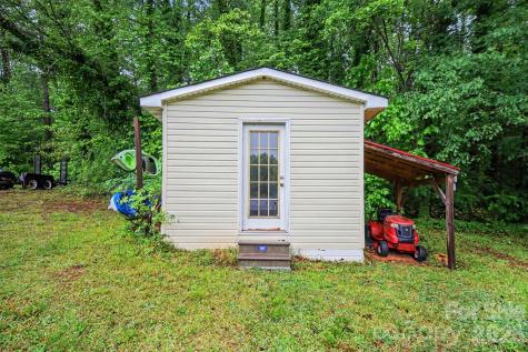 847 E Chestnut Street Stanley NC 28164