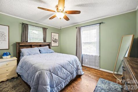 847 E Chestnut Street Stanley NC 28164