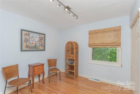 25 Brookcliff Drive Asheville NC 28804
