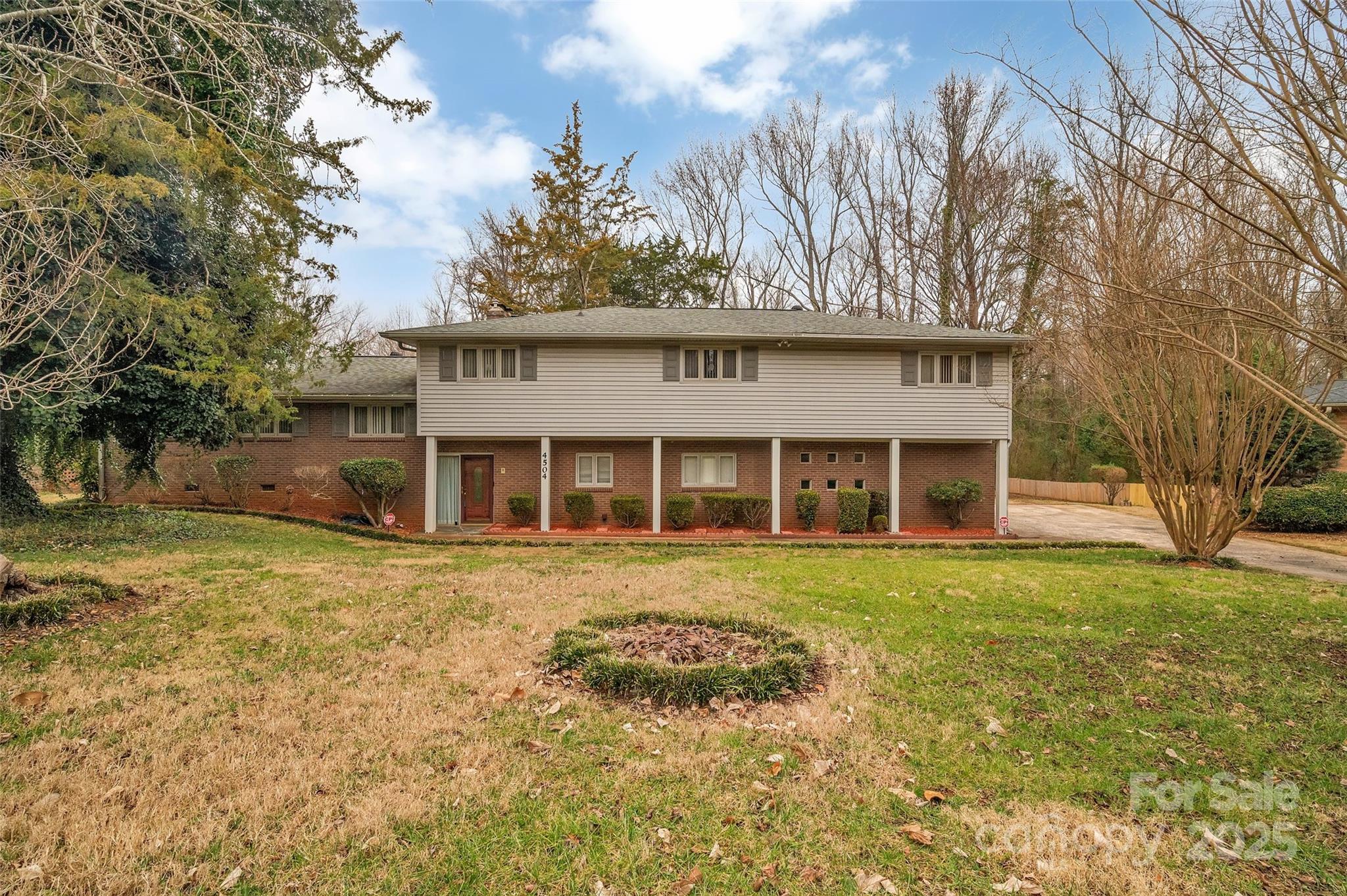 4504 Meridian Drive Charlotte NC 28216