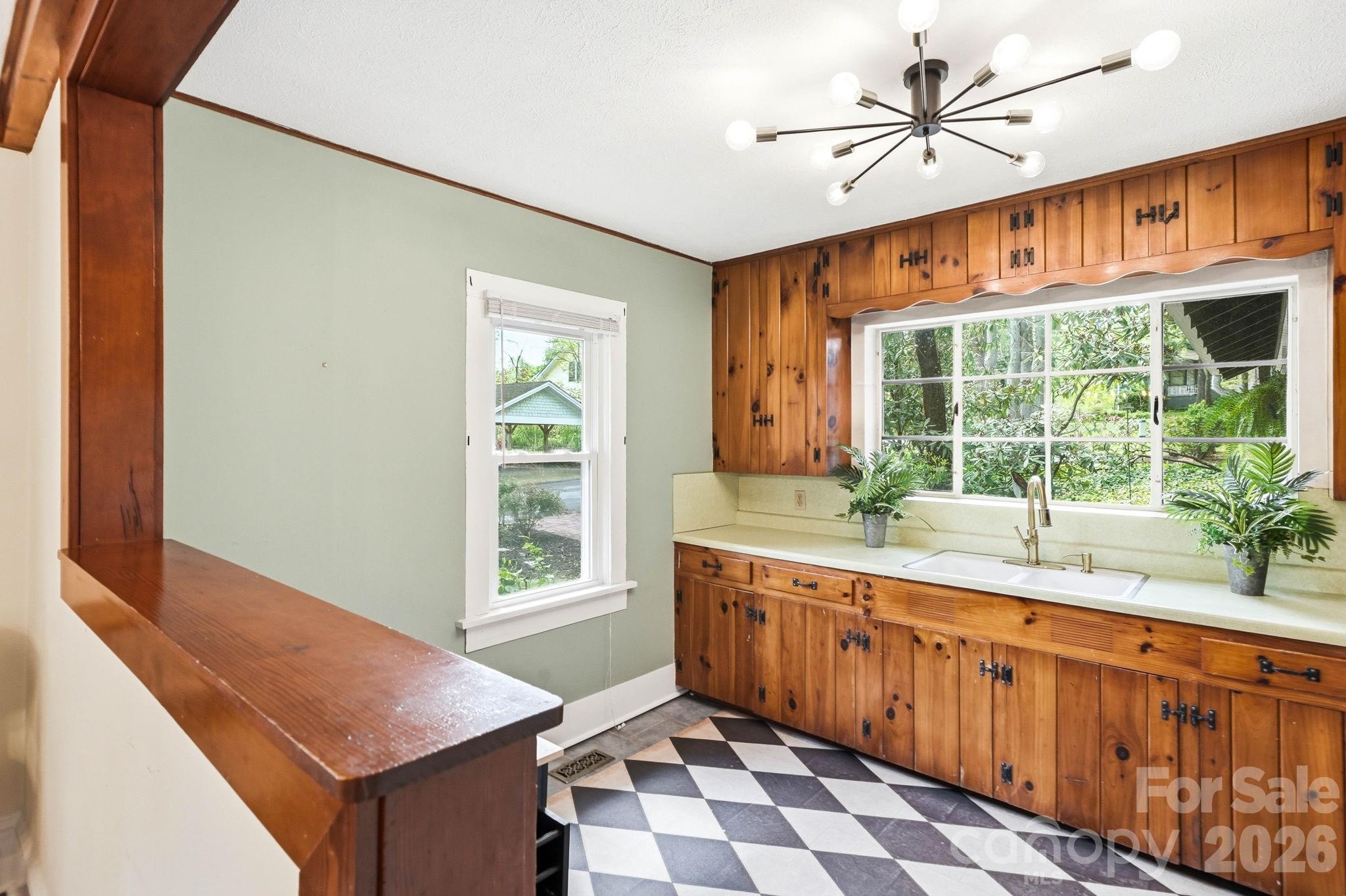 127 Erkwood Drive Hendersonville NC 28739