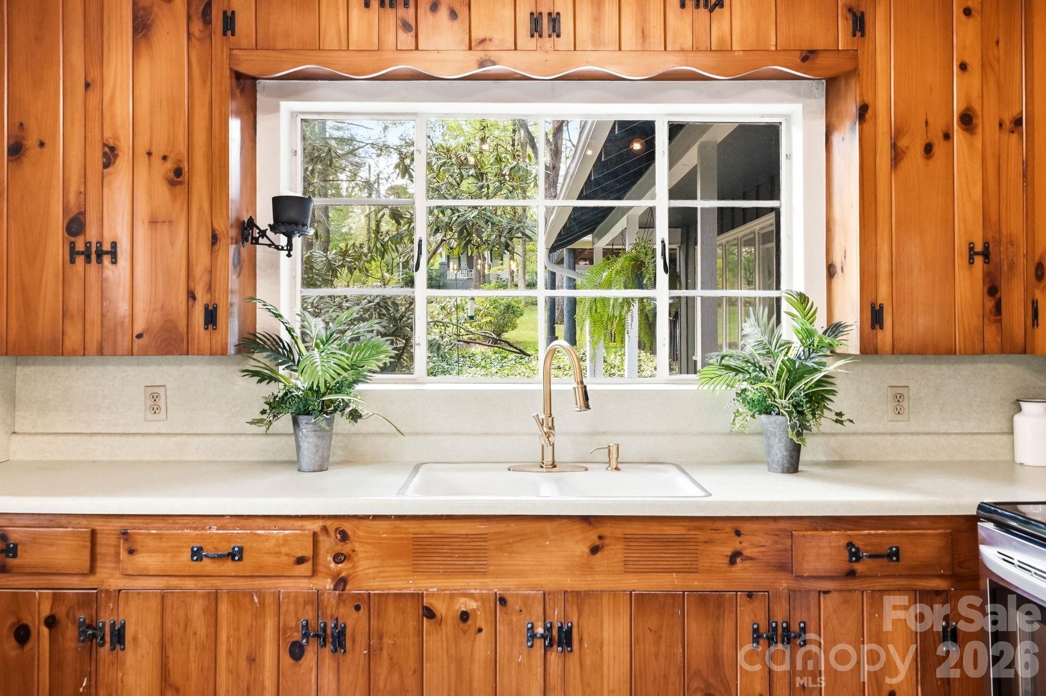 127 Erkwood Drive Hendersonville NC 28739