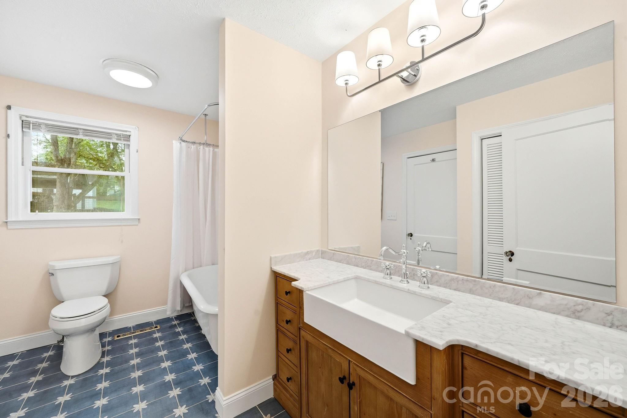 127 Erkwood Drive Hendersonville NC 28739