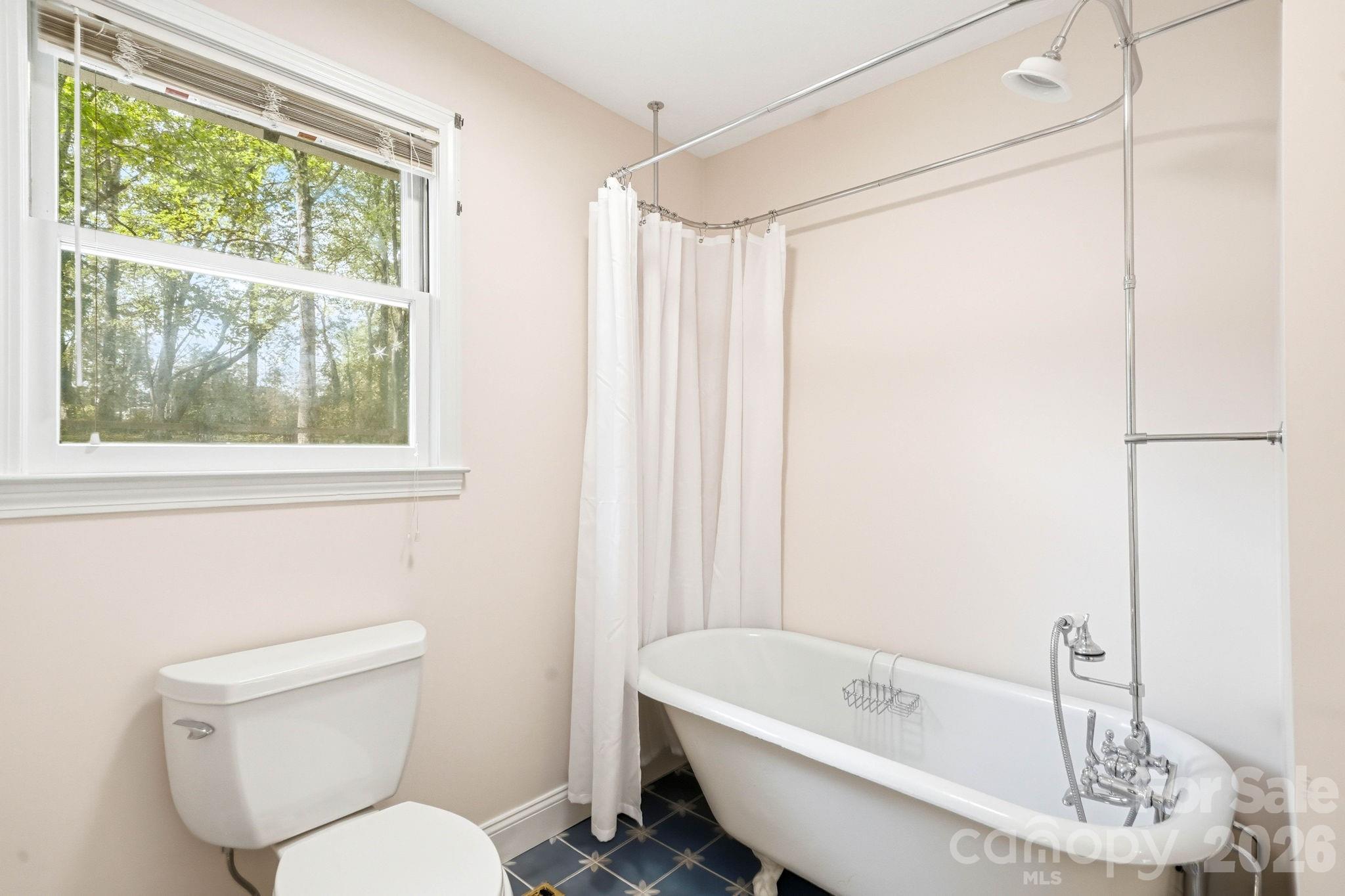 127 Erkwood Drive Hendersonville NC 28739