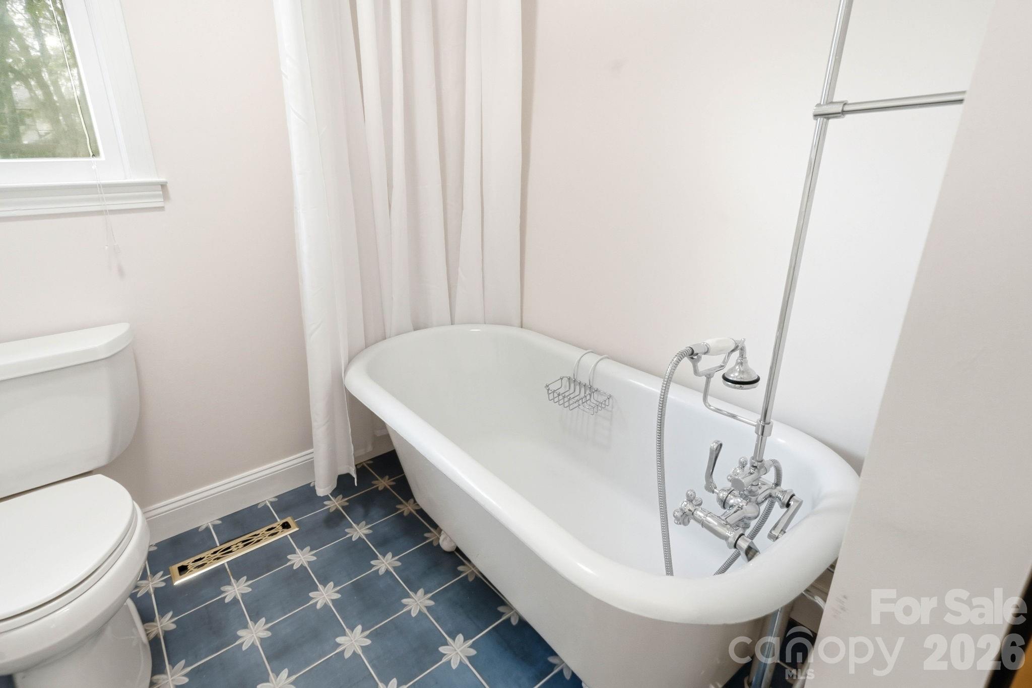 127 Erkwood Drive Hendersonville NC 28739