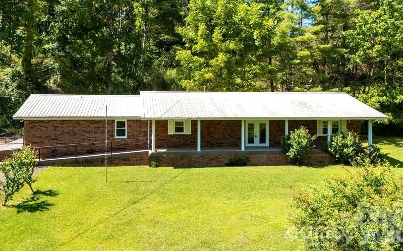 208 Murdock Road Bakersville NC 28705