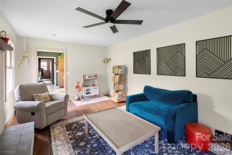 17 Boyd Cove Road Leicester NC 28748