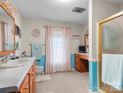 727 Jenkins Valley Road Alexander NC 28701