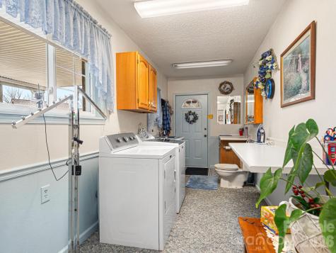 727 Jenkins Valley Road Alexander NC 28701