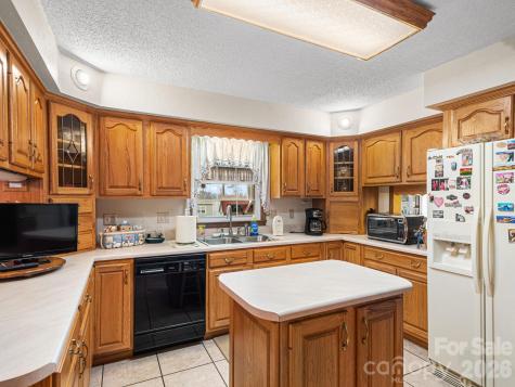 727 Jenkins Valley Road Alexander NC 28701