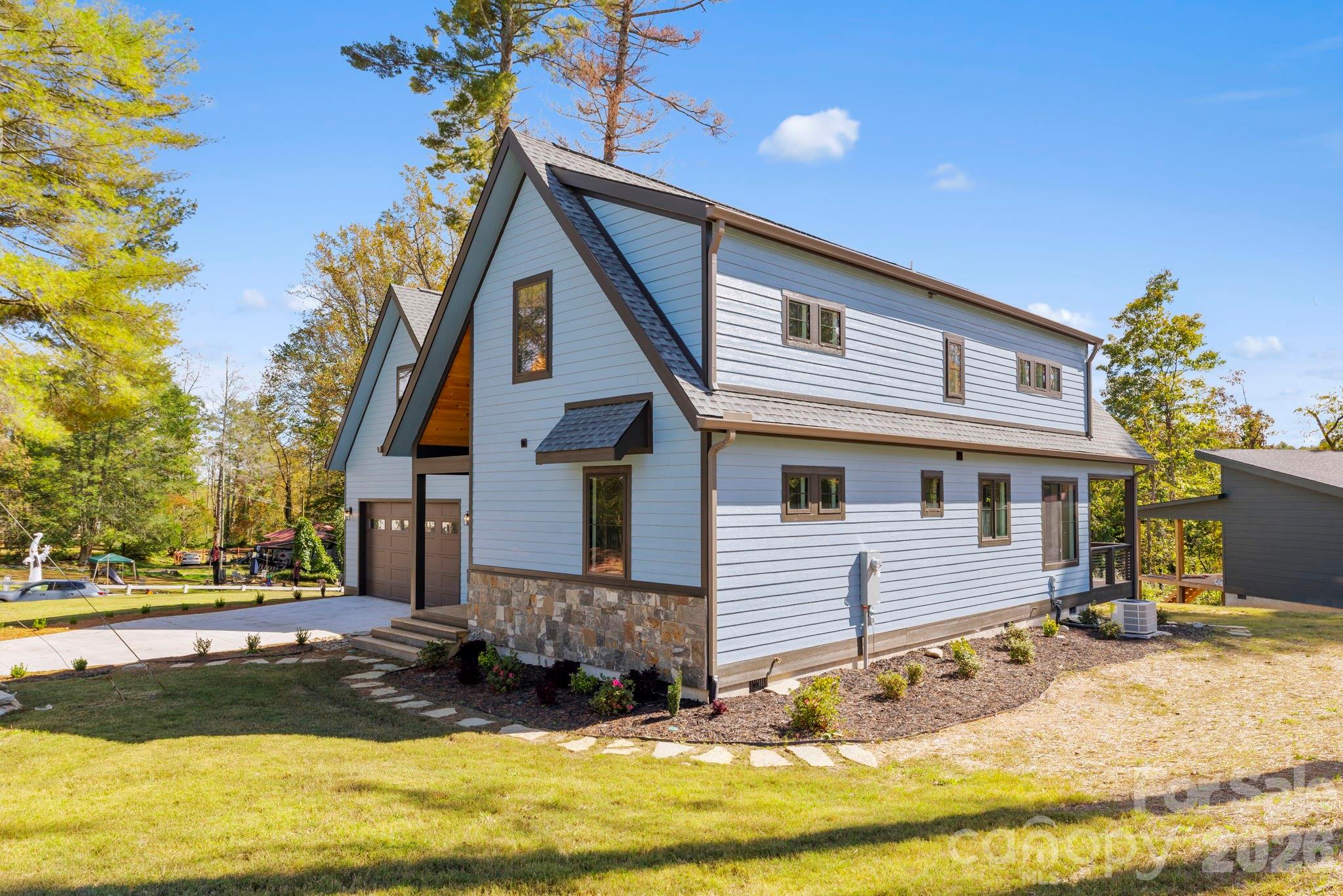 154 Osceola Road Hendersonville NC 28739
