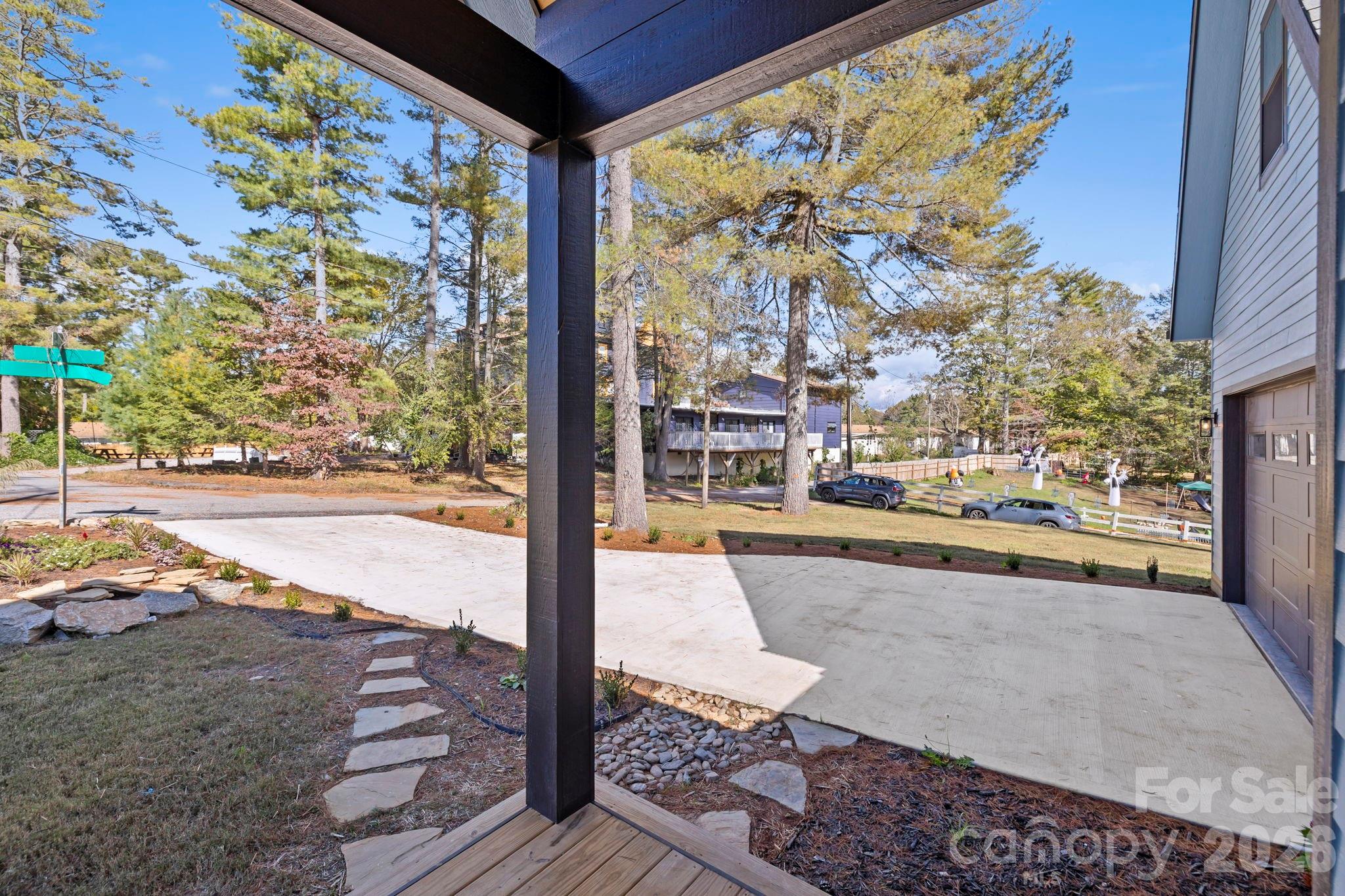 154 Osceola Road Hendersonville NC 28739