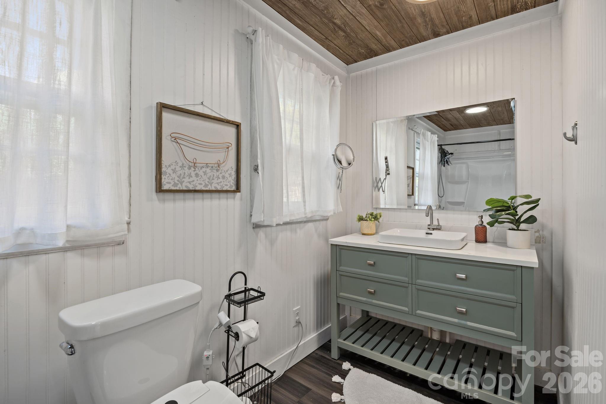 11 Log Cabin Trail Candler NC 28715