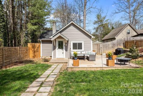 11 Log Cabin Trail Candler NC 28715