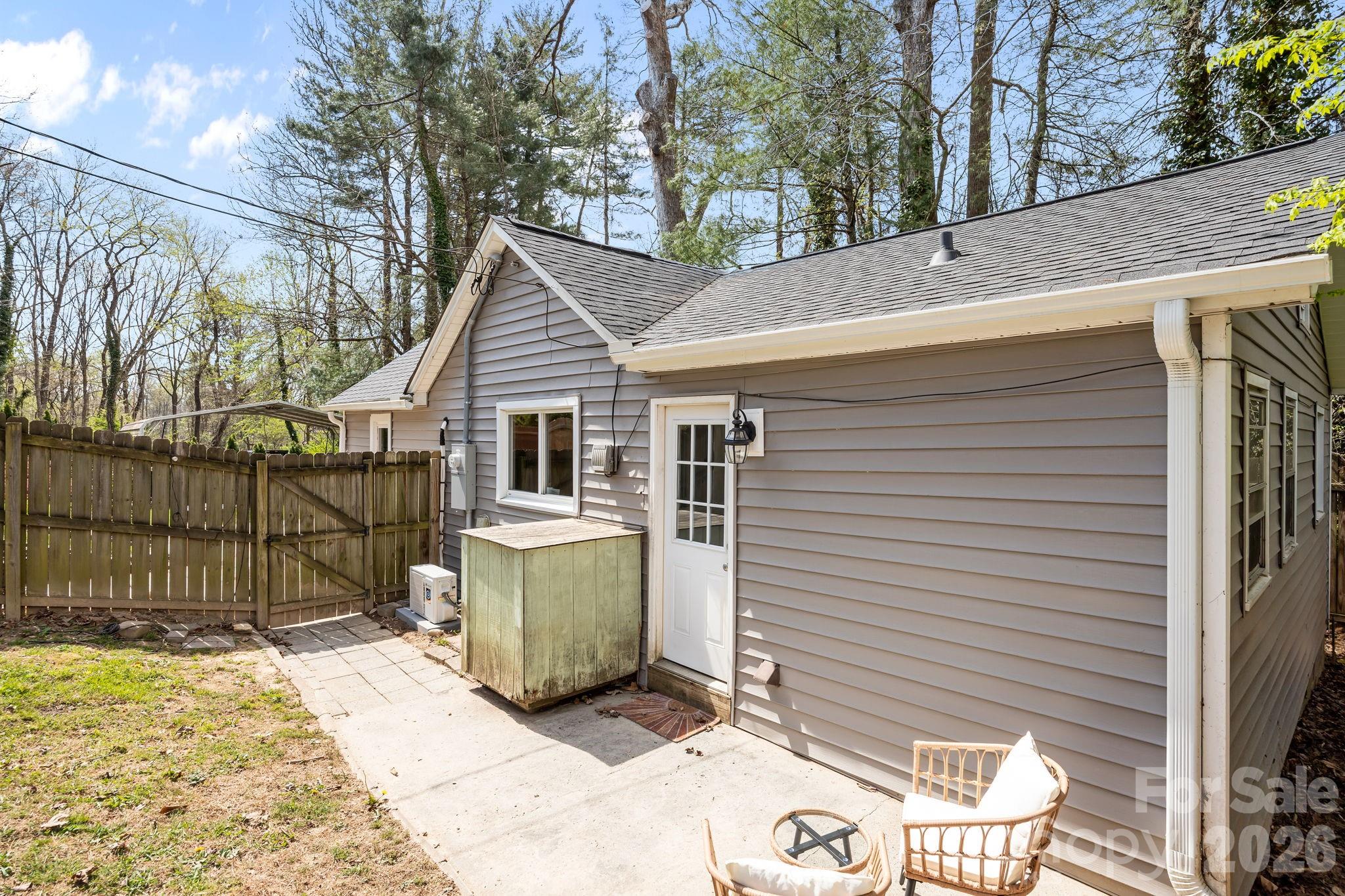 11 Log Cabin Trail Candler NC 28715