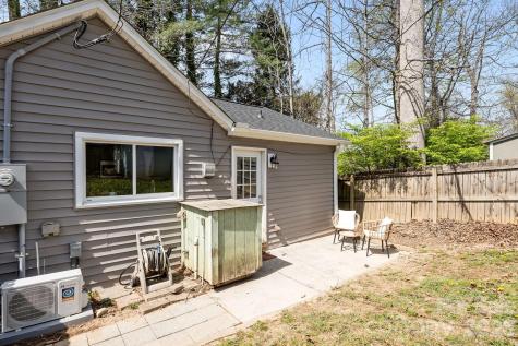 11 Log Cabin Trail Candler NC 28715