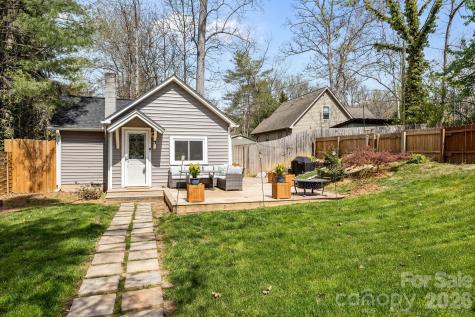 11 Log Cabin Trail Candler NC 28715