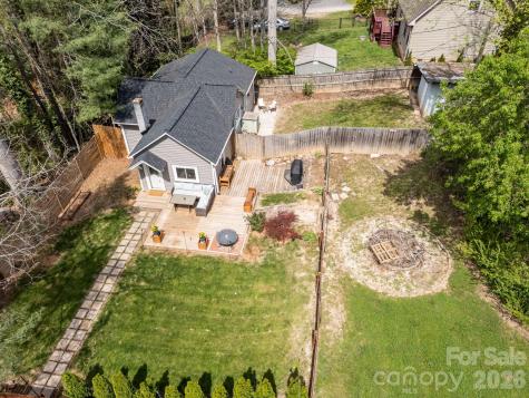11 Log Cabin Trail Candler NC 28715