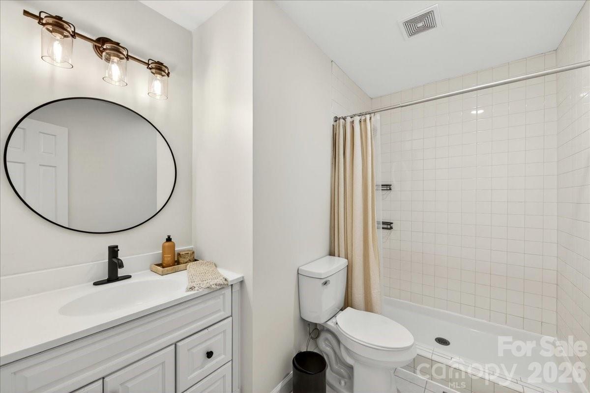 6724 Constitution Lane Charlotte NC 28210