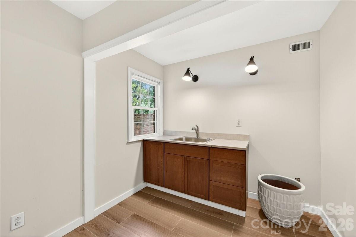 6724 Constitution Lane Charlotte NC 28210