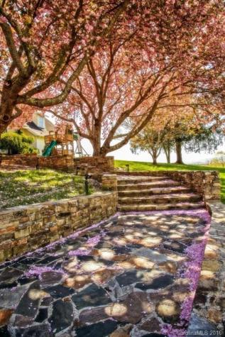 3483 Cummings Road Hendersonville NC 28739