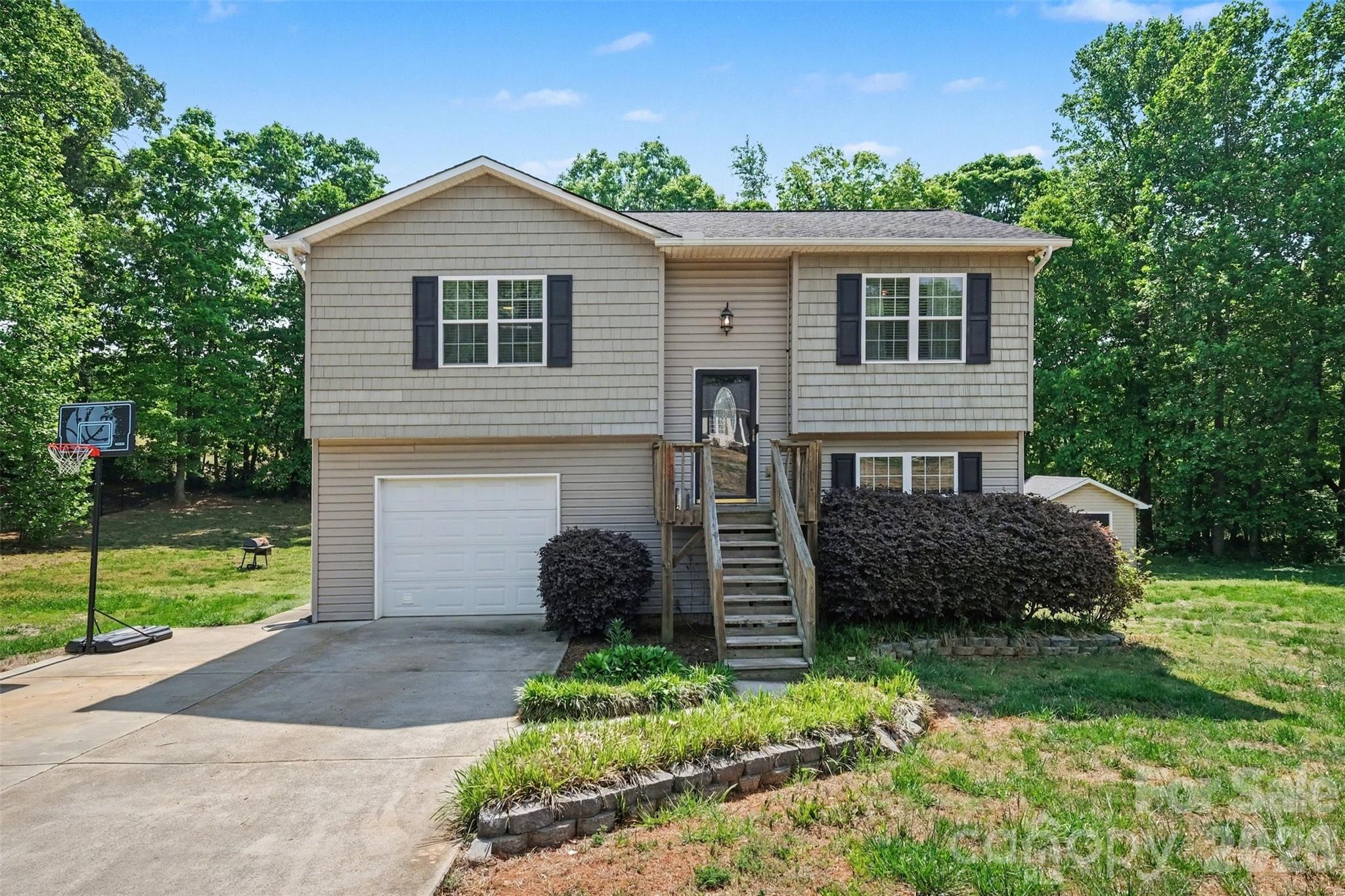 2056 Redberry Lane Conover NC 28613
