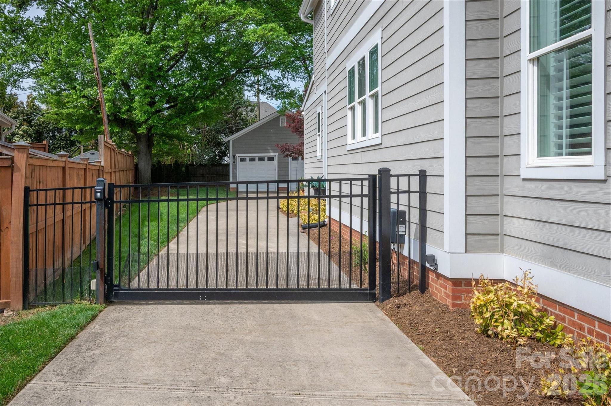 328 Melbourne Court Charlotte NC 28209