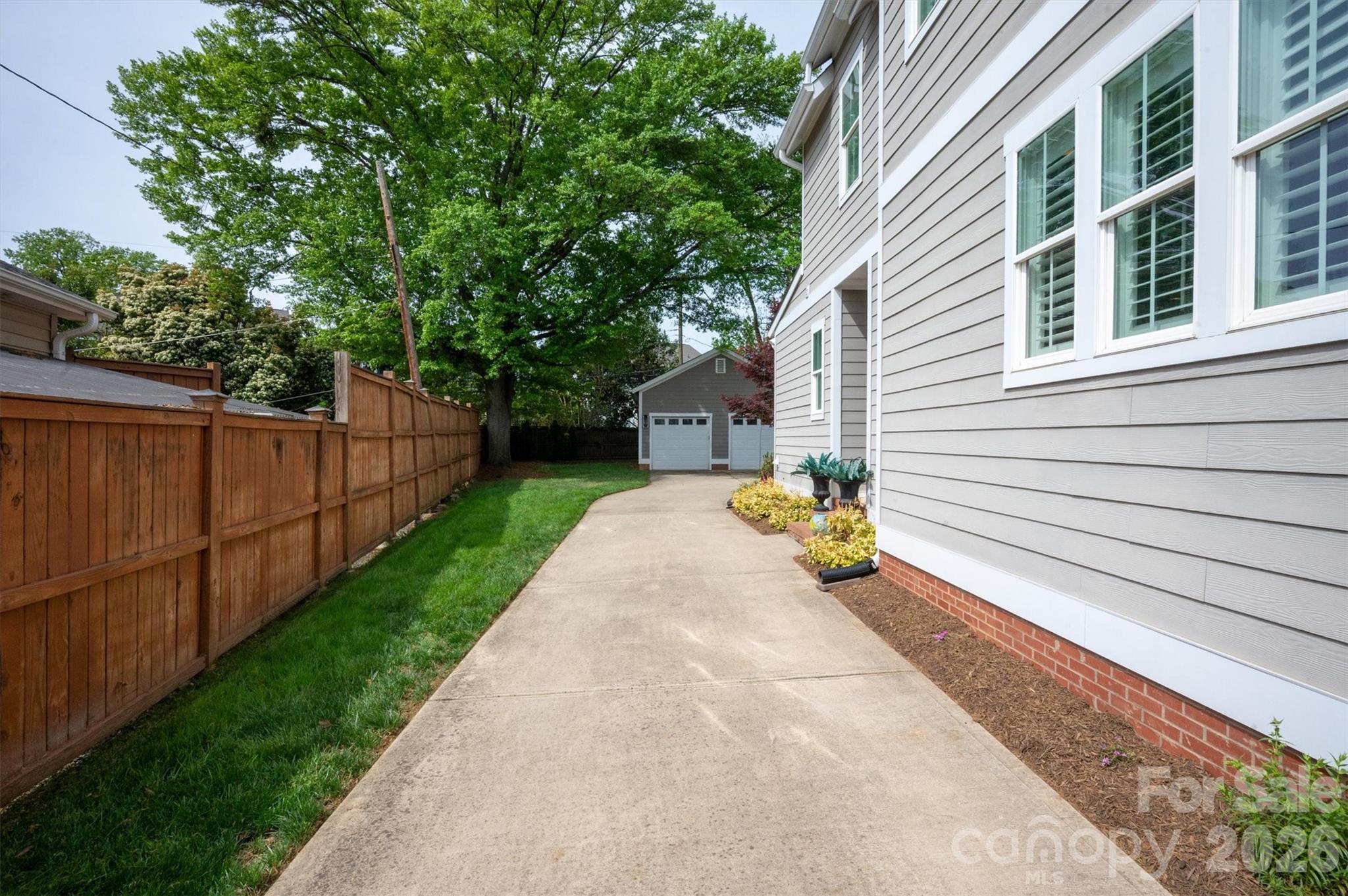 328 Melbourne Court Charlotte NC 28209