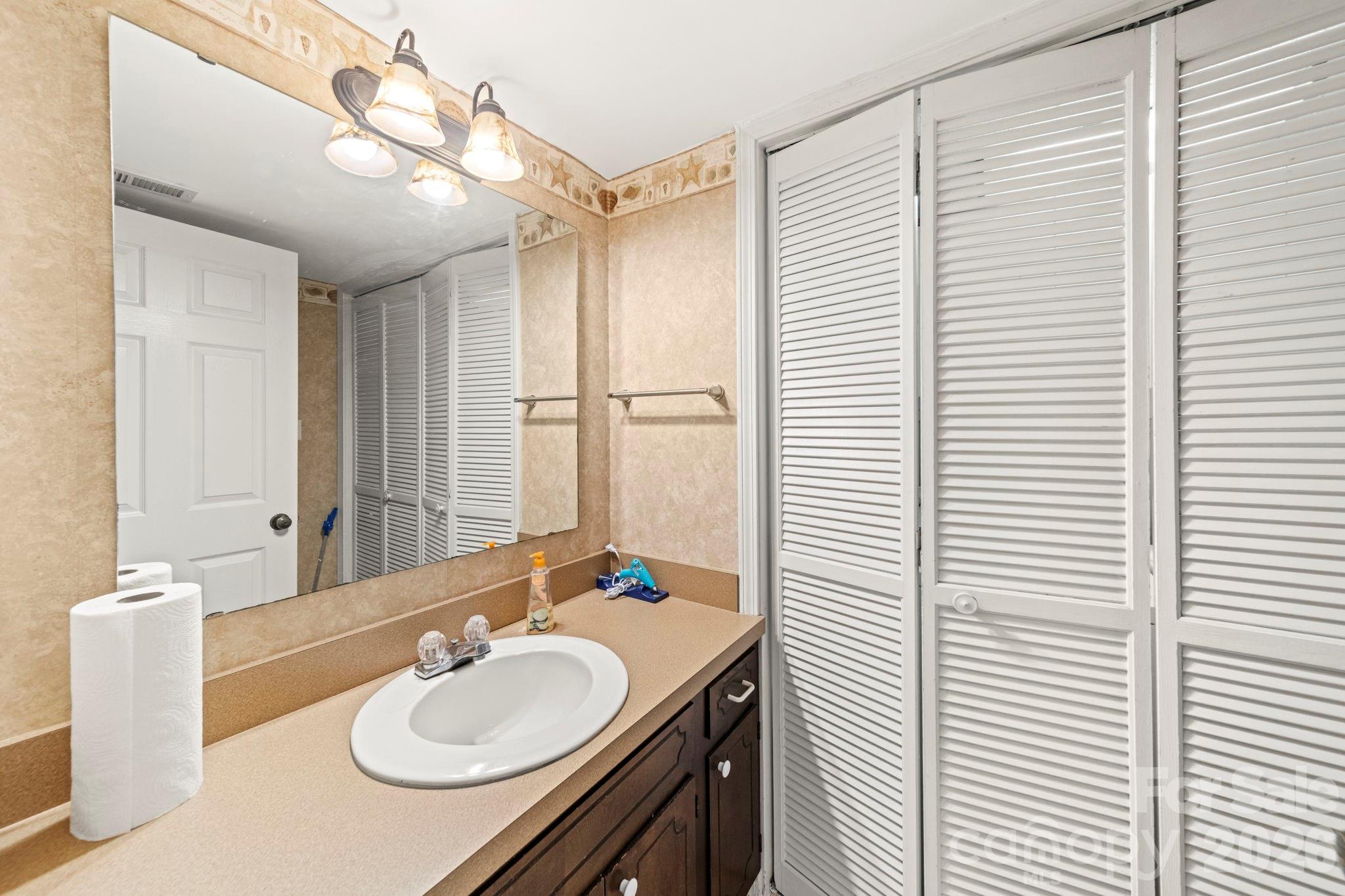10204 Camelback Circle Charlotte NC 28226