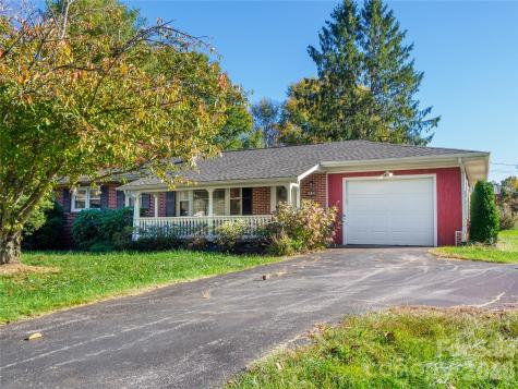 203 Oak Grove Road East Flat Rock NC 28726