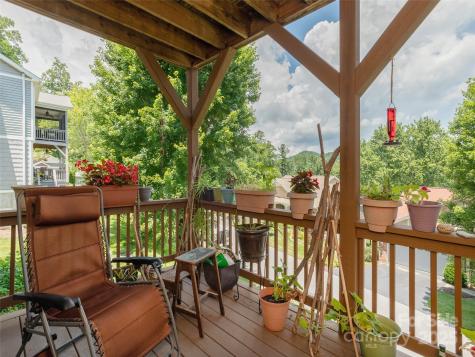 31 Headwater Drive Hendersonville NC 28739