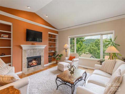 31 Headwater Drive Hendersonville NC 28739