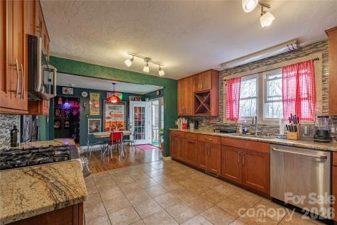 200 Falls Street Morganton NC 28655