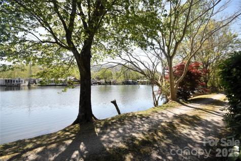 91 Mallard Loop Waynesville NC 28785