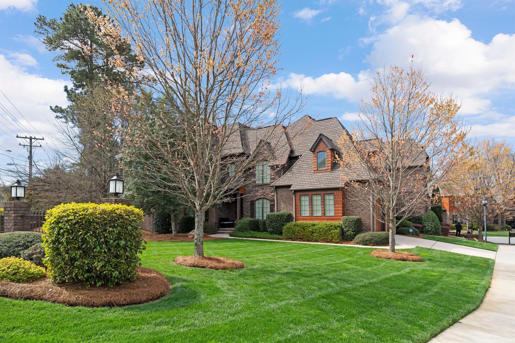 5942 Carmel Road Charlotte NC 28226