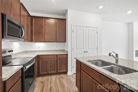11916 Oak Street Charlotte NC 28269