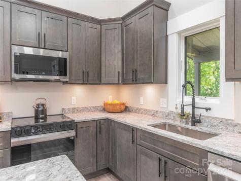 71 Scott Meadows Drive Asheville NC 28806