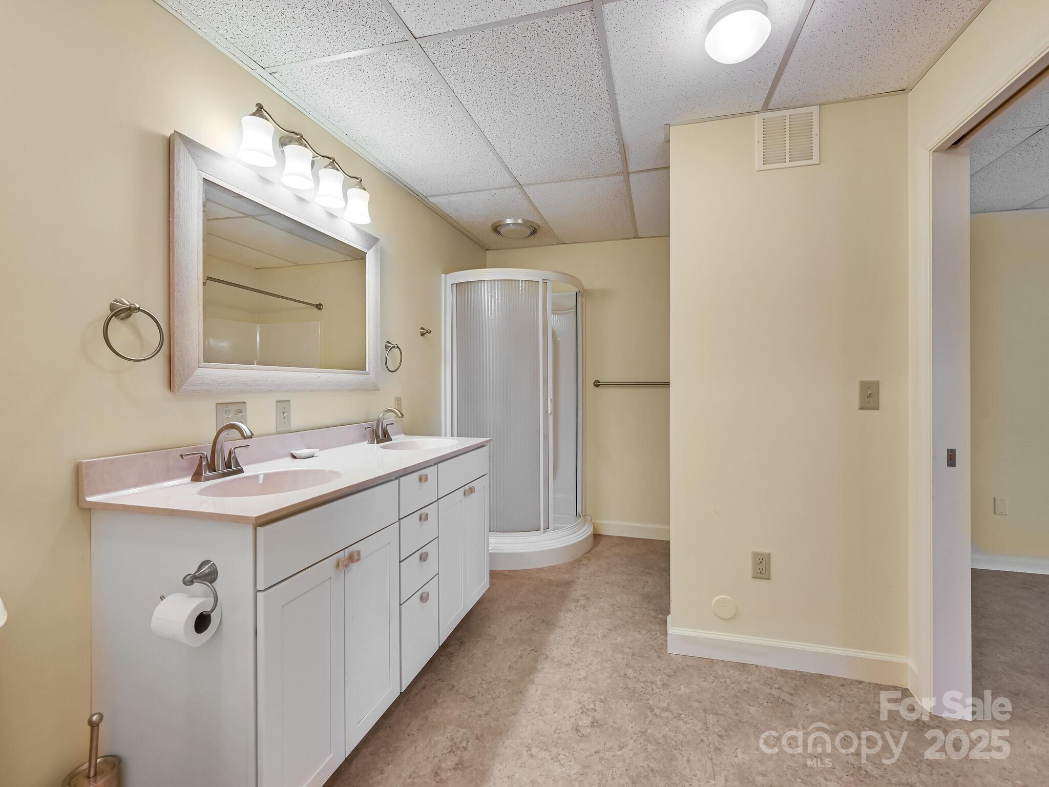 34 Larkspur Court Asheville NC 28805