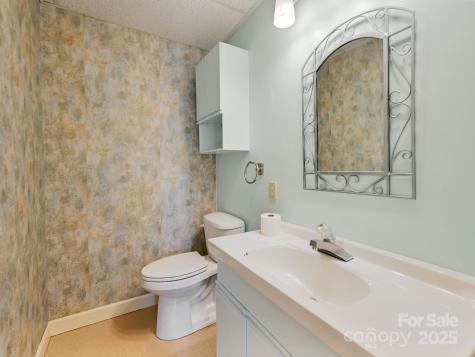 34 Larkspur Court Asheville NC 28805