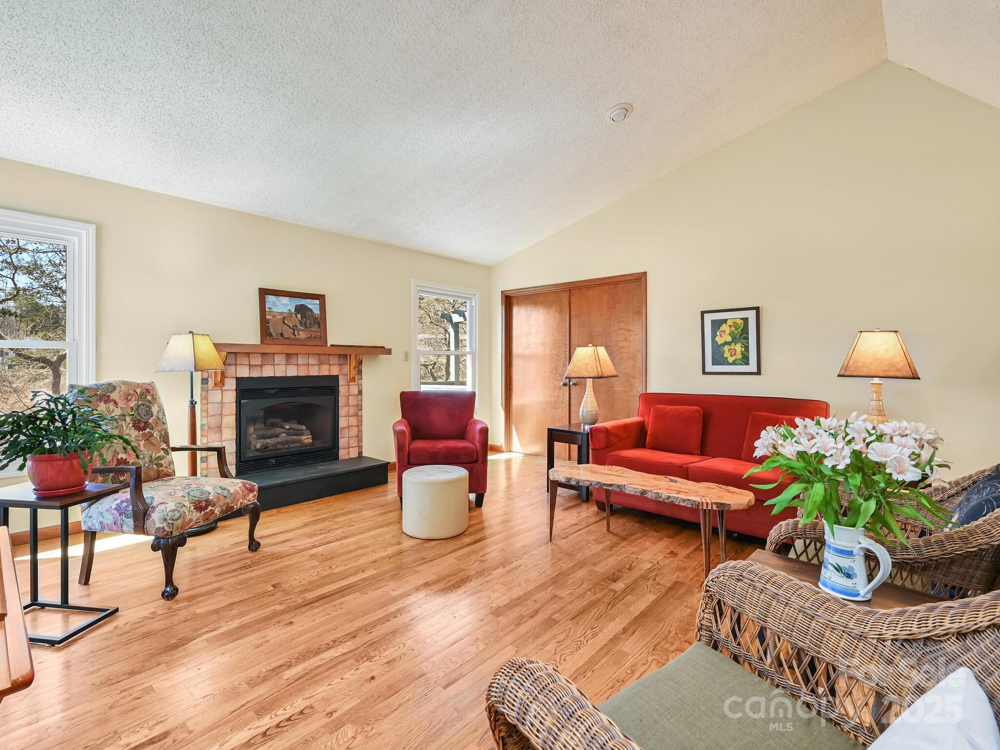 34 Larkspur Court Asheville NC 28805