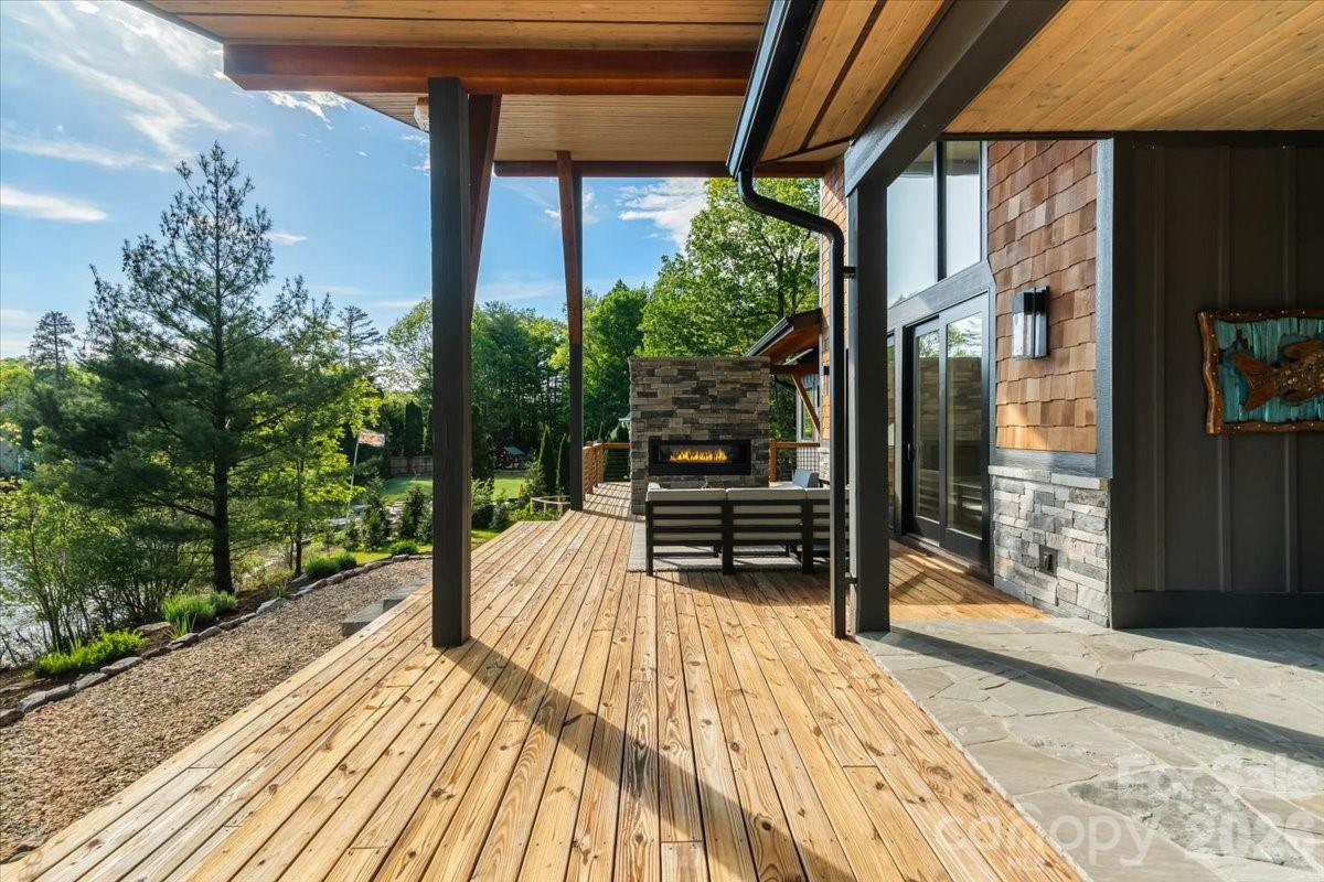 984 Eagle Lake Drive Brevard NC 28712